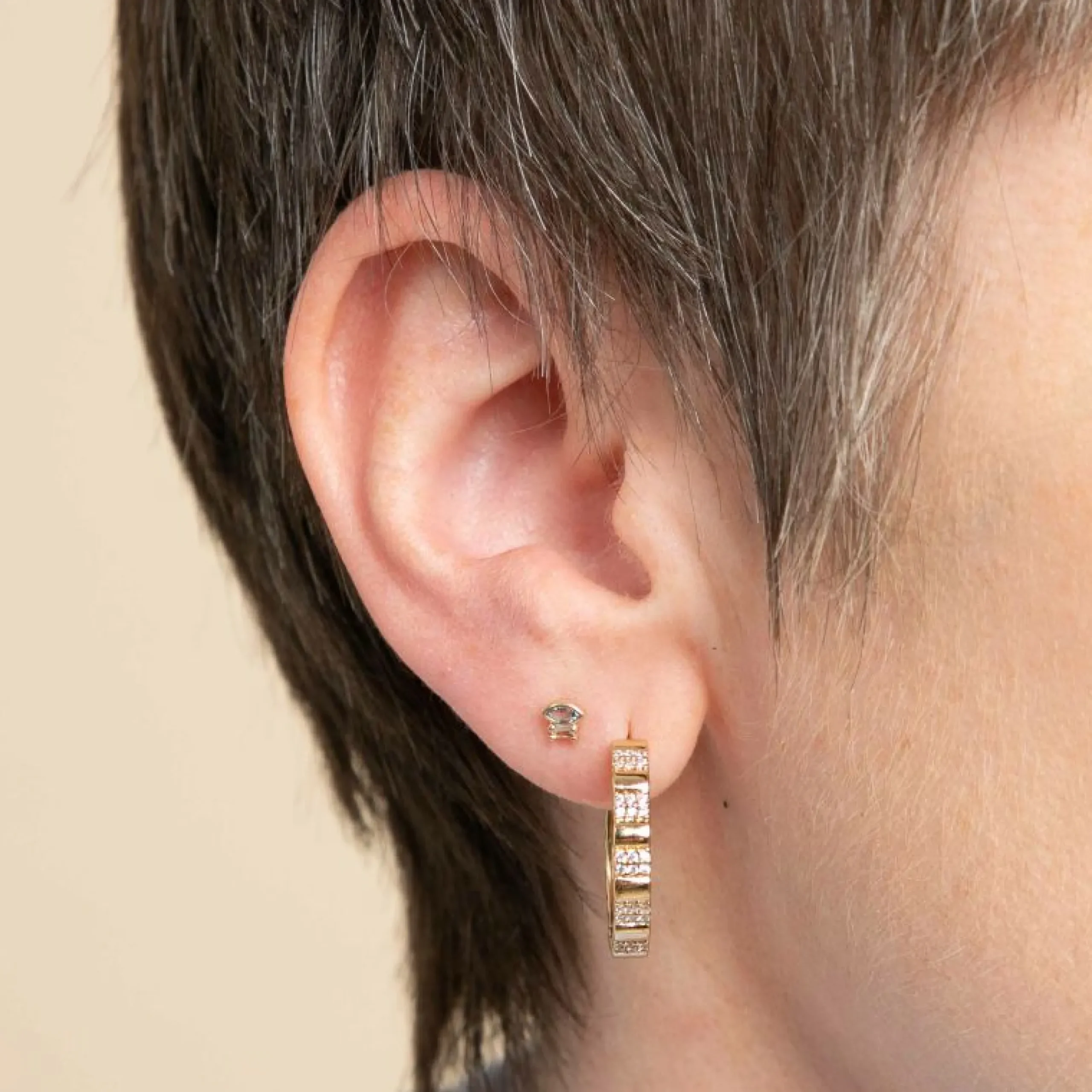 baguette_amp_marquise_pie_1.webp Baguette & Marquise Piercing Stud in Solid Gold