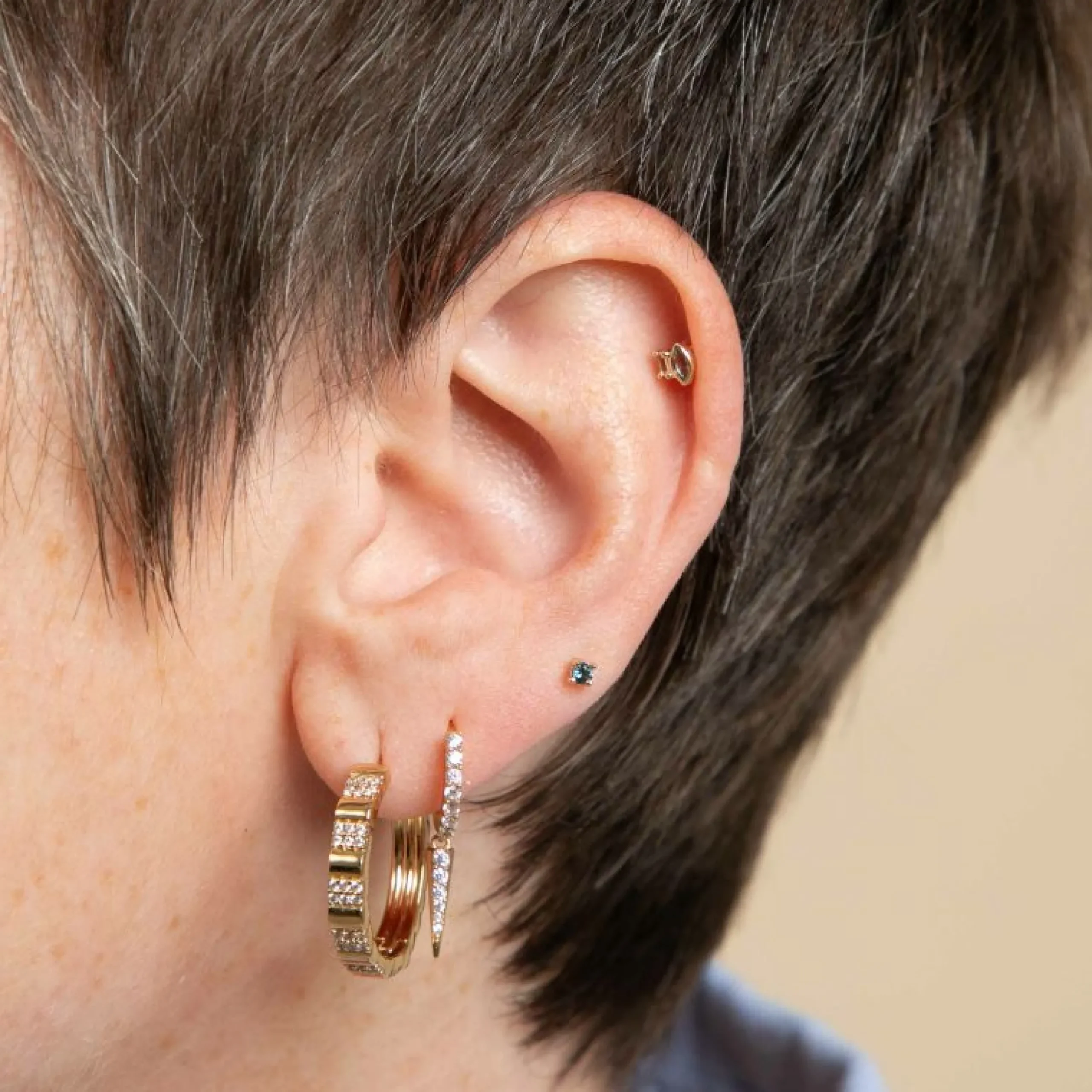 baguette_amp_marquise_pie_2.webp Baguette & Marquise Piercing Stud in Solid Gold