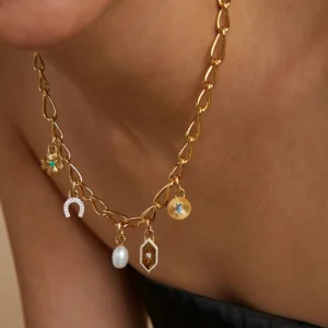 Clover Talisman Charm in Gold