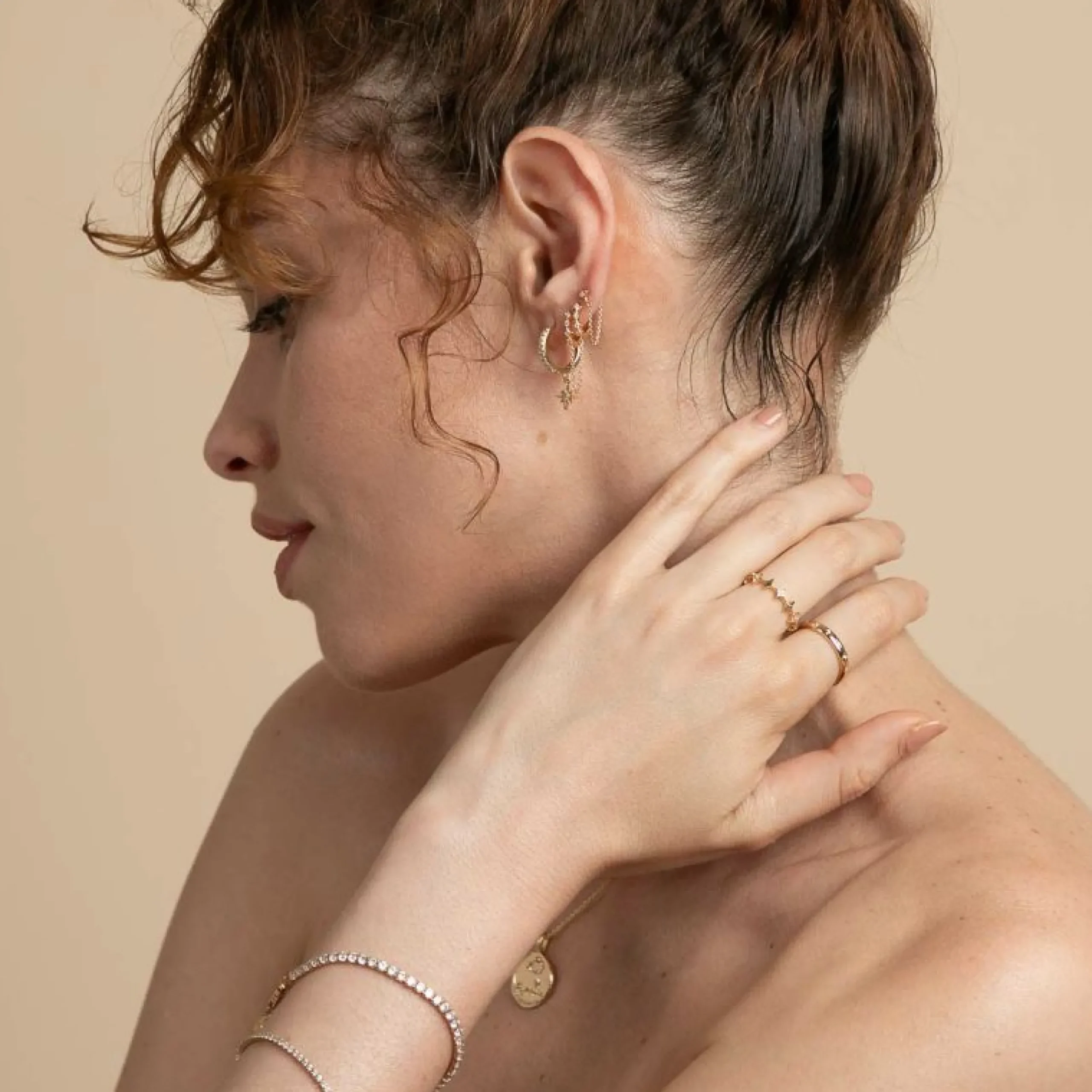cosmic_star_chain_stud_ea_3-1.webp Cosmic Star Chain Stud Earrings in Gold
