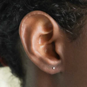 Flora Tiny Barbell in Silver