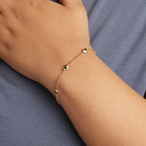 Heart Charm Bracelet in Gold
