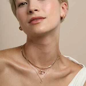 O Initial Pavé Pendant Necklace in Gold