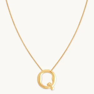 Q Initial Bold Pendant Necklace in Gold