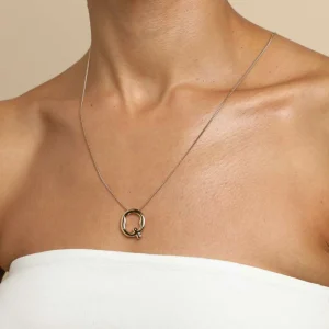 Q Initial Bold Pendant Necklace in Gold