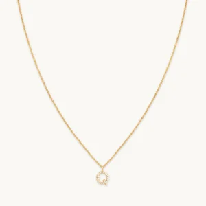 Q Initial Pavé Pendant Necklace in Gold