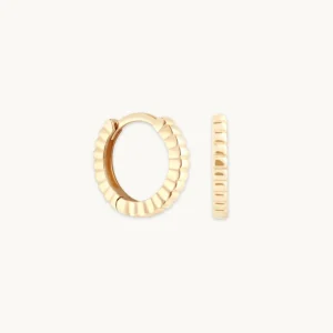 Ridged Huggies in Solid Gold