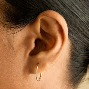 Staple Hoops in Solid Gold